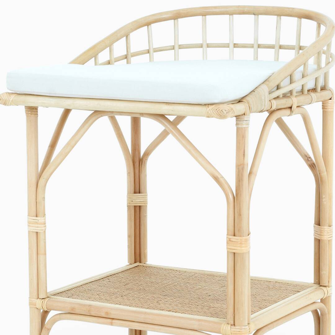 Runa rattan changing table