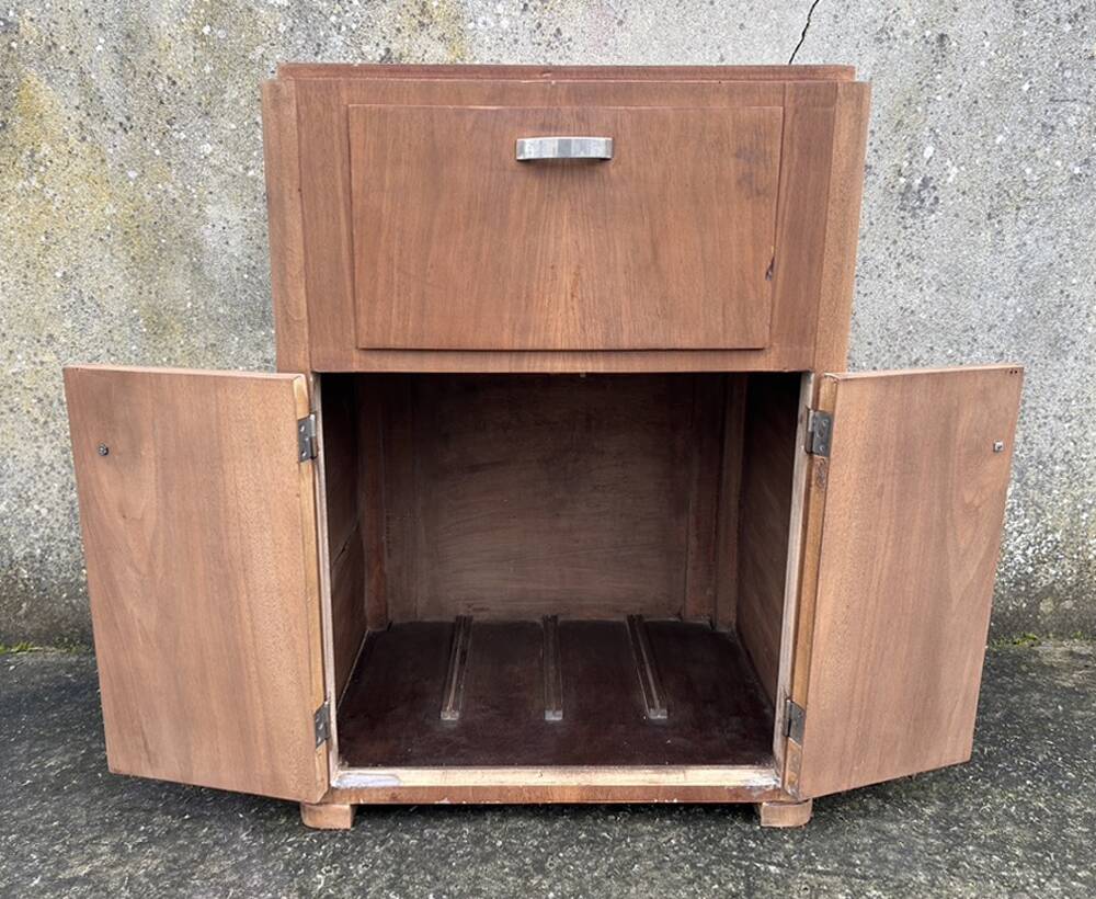 Phonograph, radio, turntable and record cabinet from the 1950s