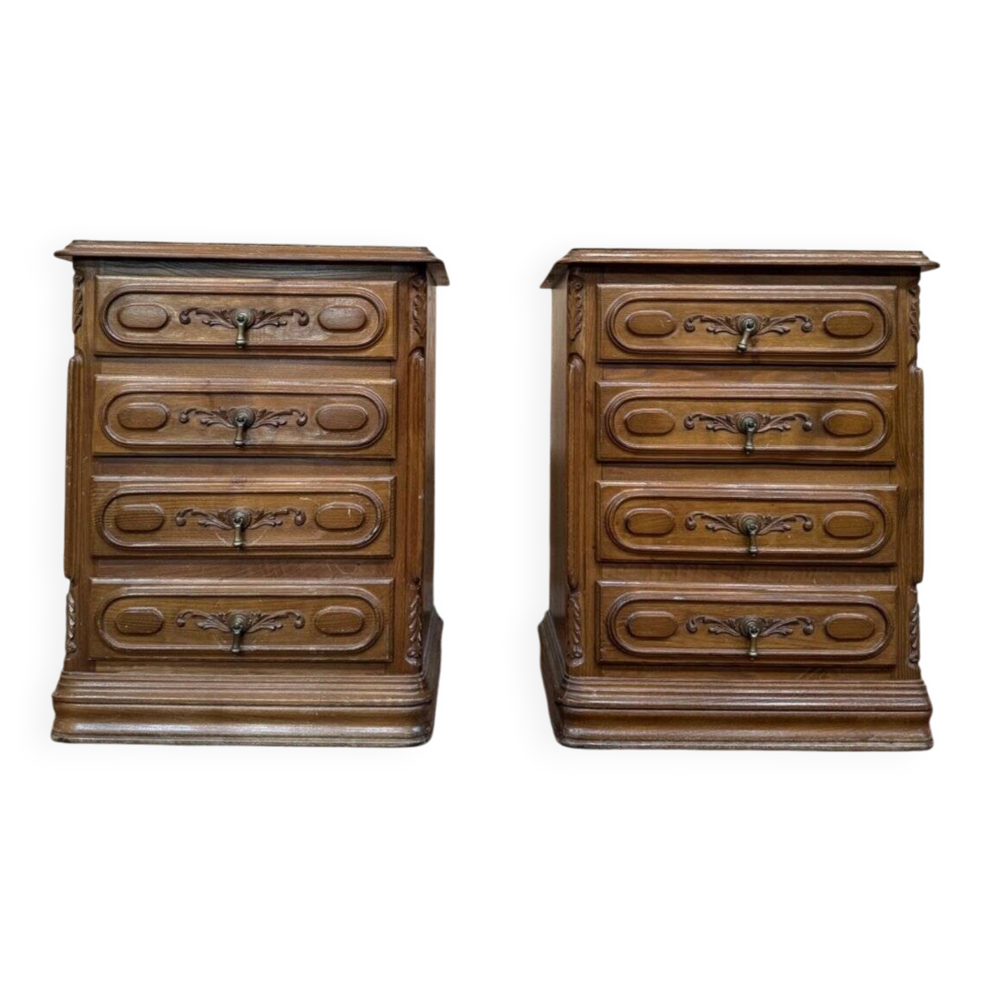Paire tables de chevet style Néo-Renaissance – Chêne sculpté – XIXe siècle