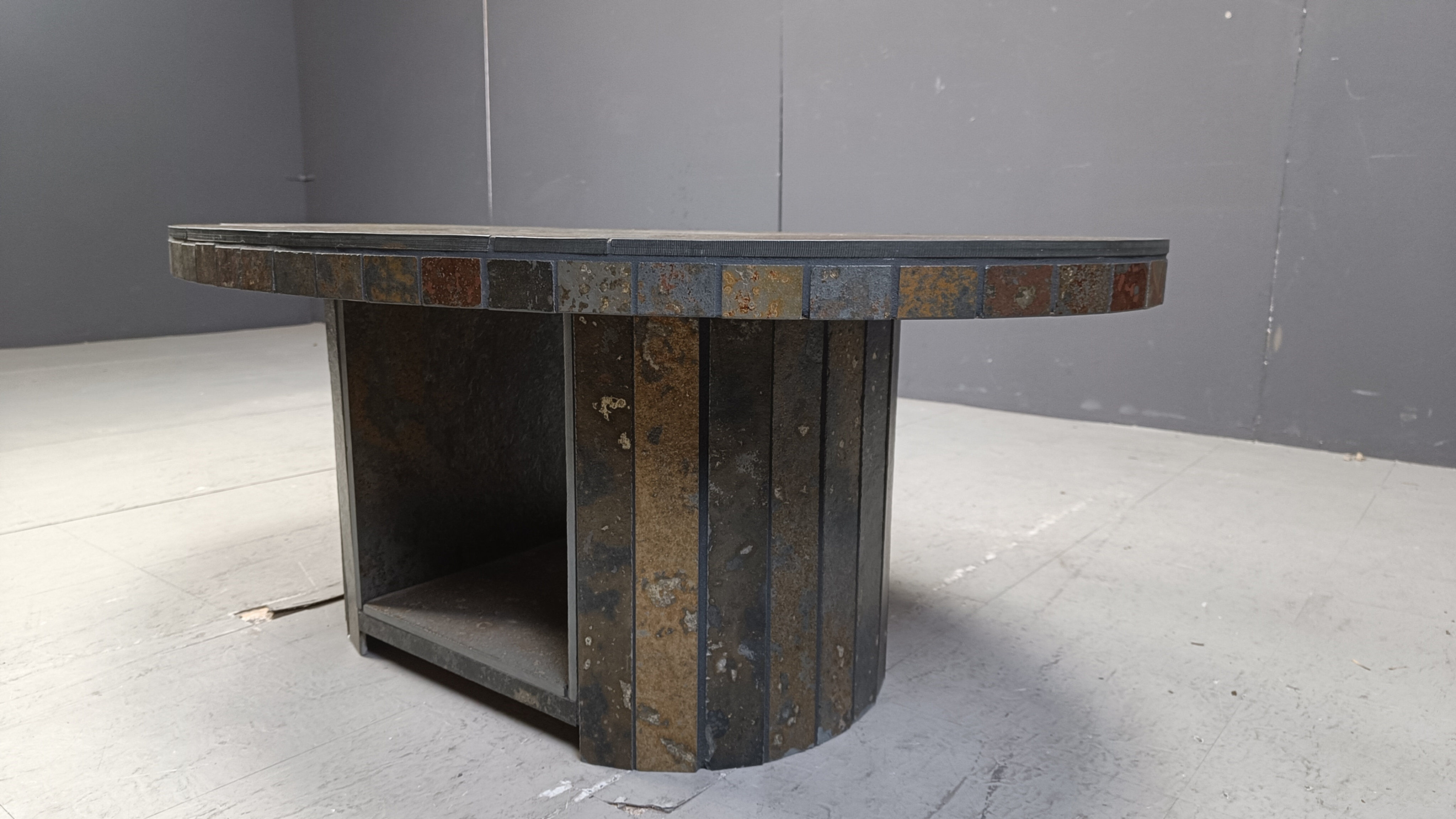 Table basse brutaliste ovale vintage, années 1970
