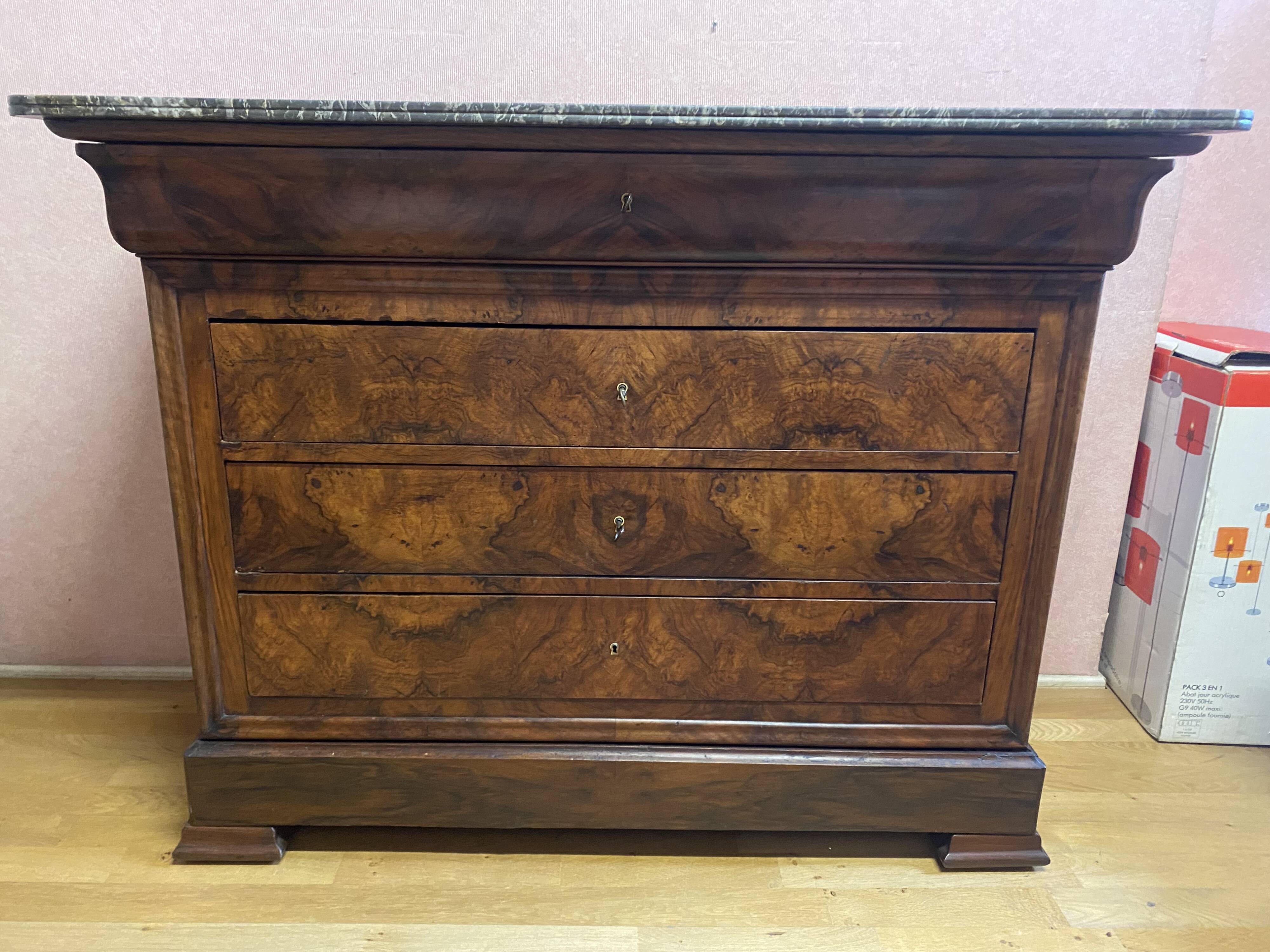 Louis Philippe chest of drawers in walnut