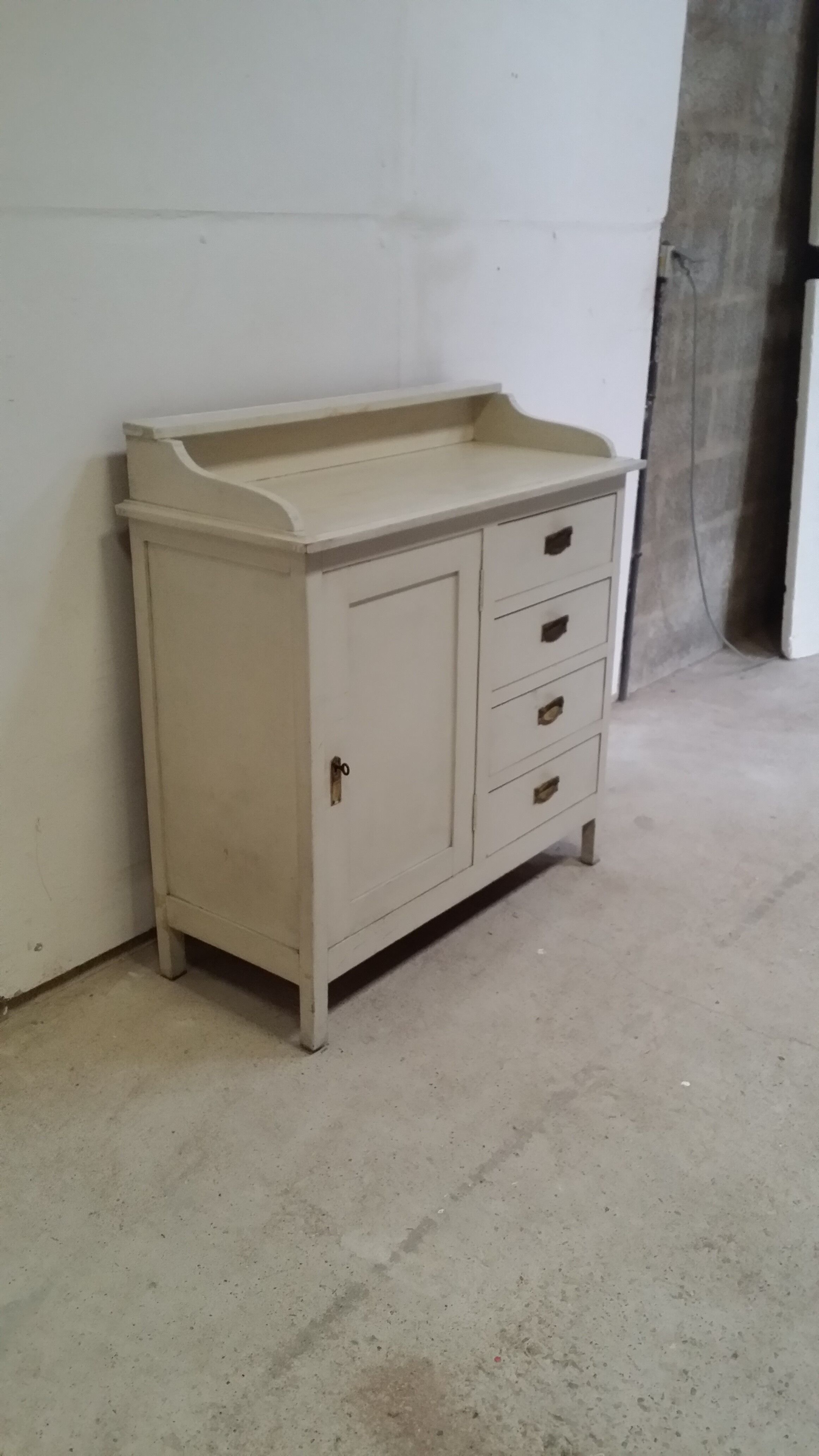 Chest of drawers 1 door , 4 drawers