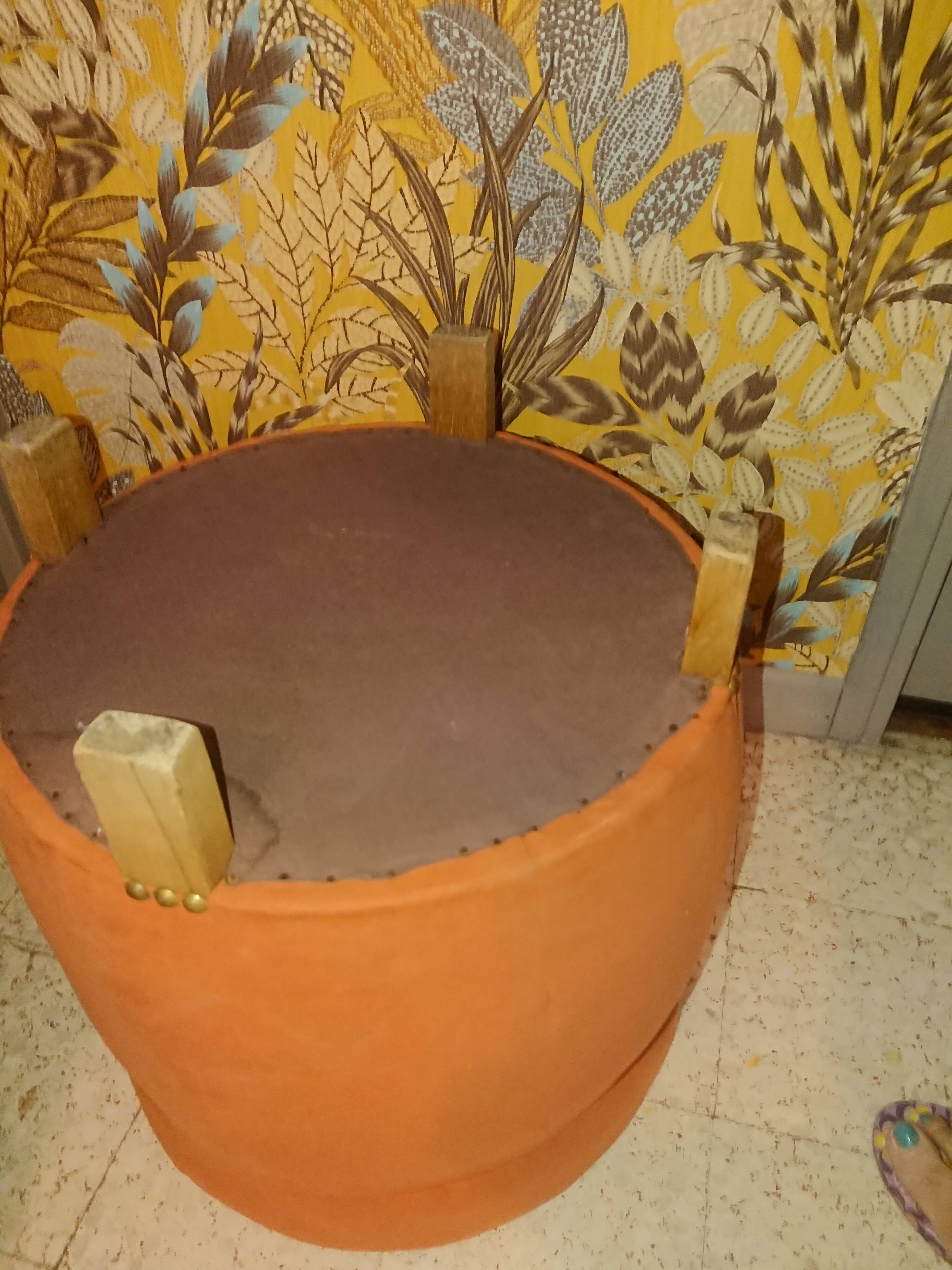 Pouf art deco in suede fabric color orange wooden legs