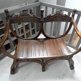 Curule bench
