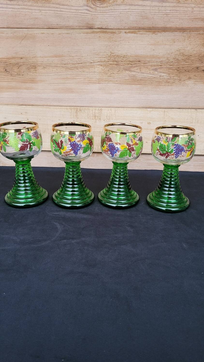 Set of 4 large Roemer wine glasses with Bacchus decor