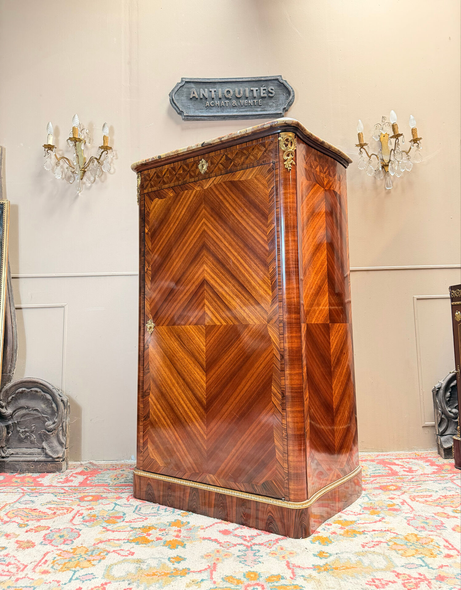 LOWER CABINET IN LOUIS XV STYLE MARQUETRY