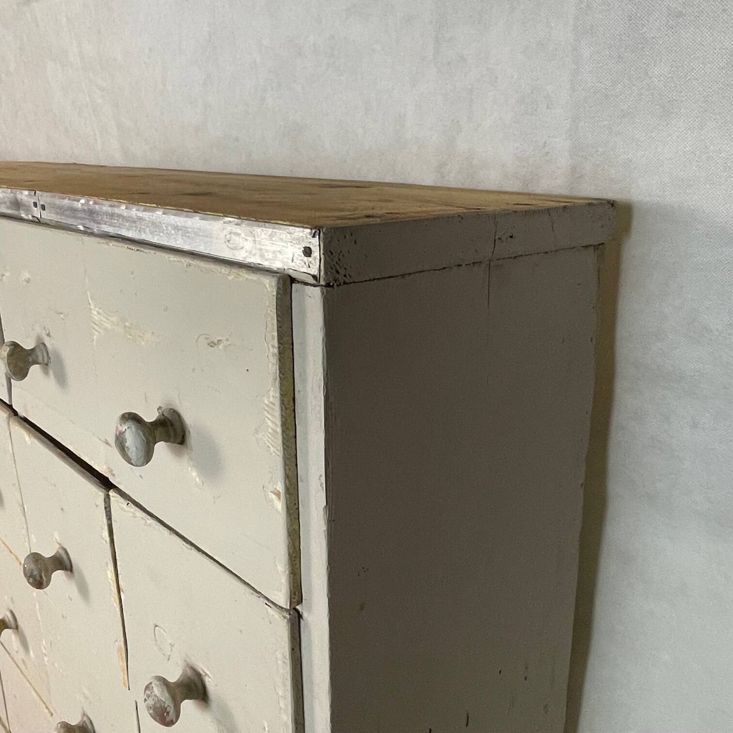 Meuble à 30 tiroirs