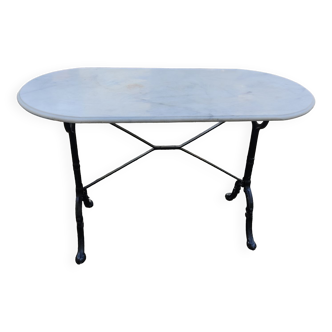 Table ovale en marbre blanc de carrare