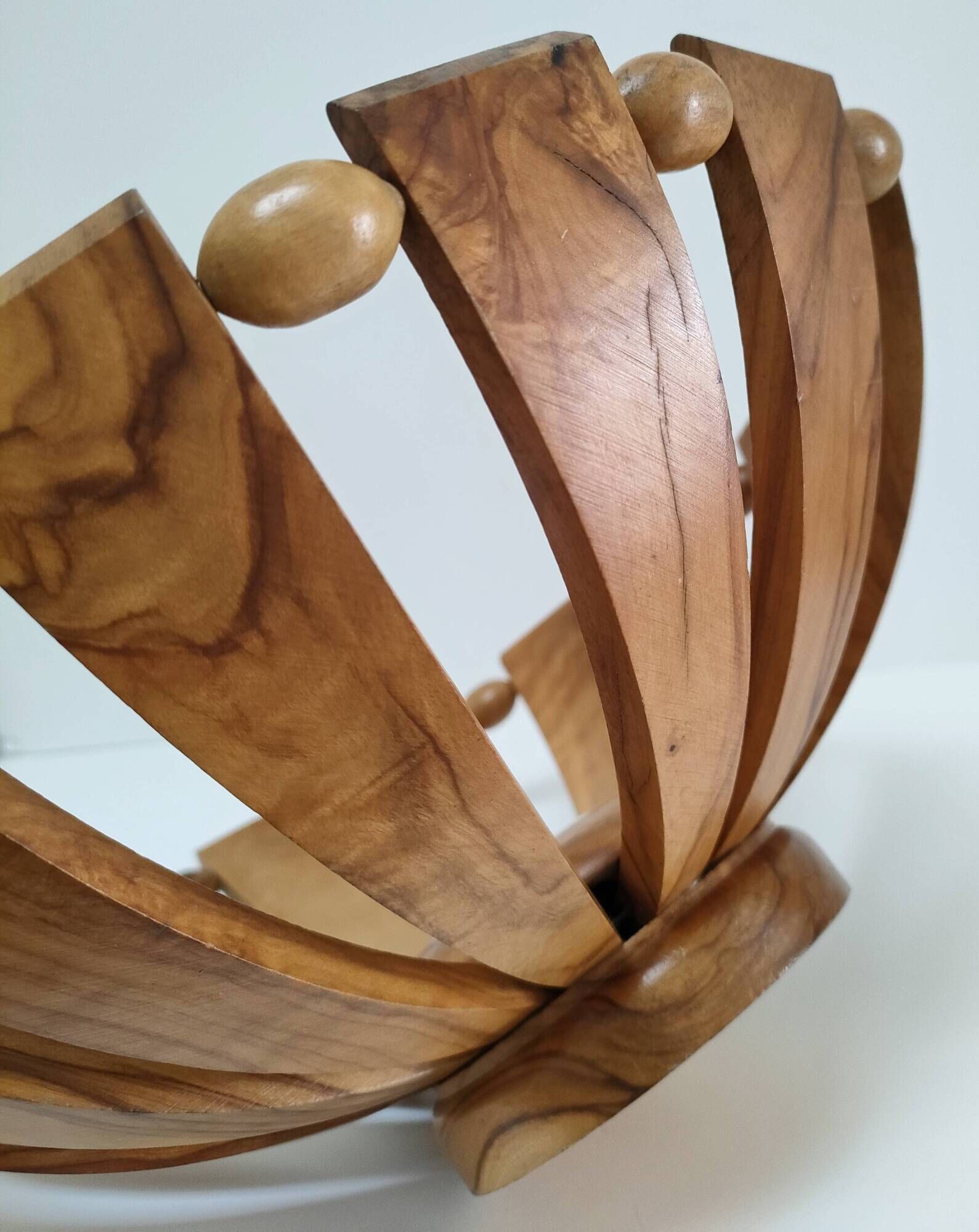 Fruit cup in olive wood vintage design
