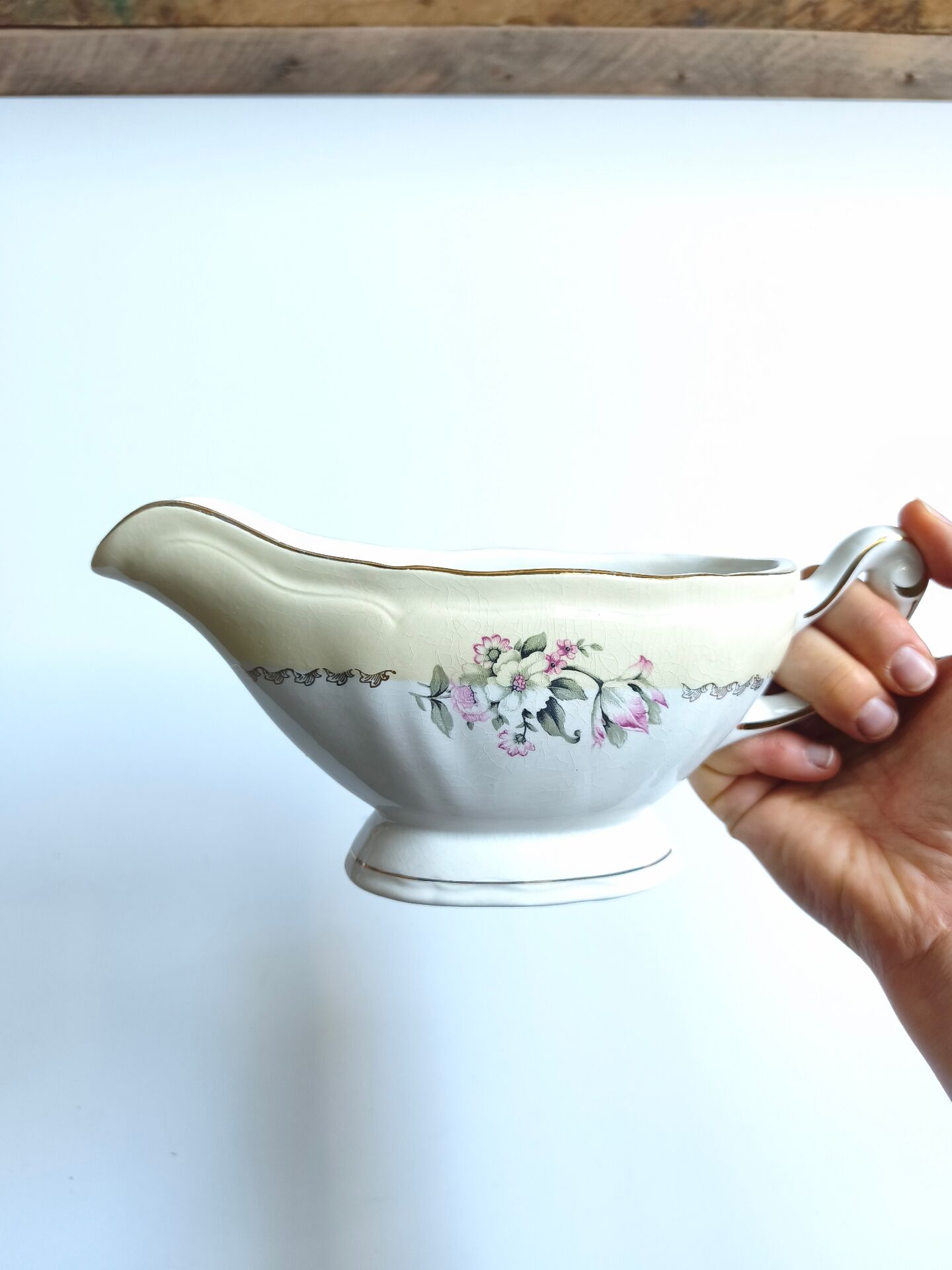 Vintage sauce boat L'Amandinoise model Paola white cream flowers