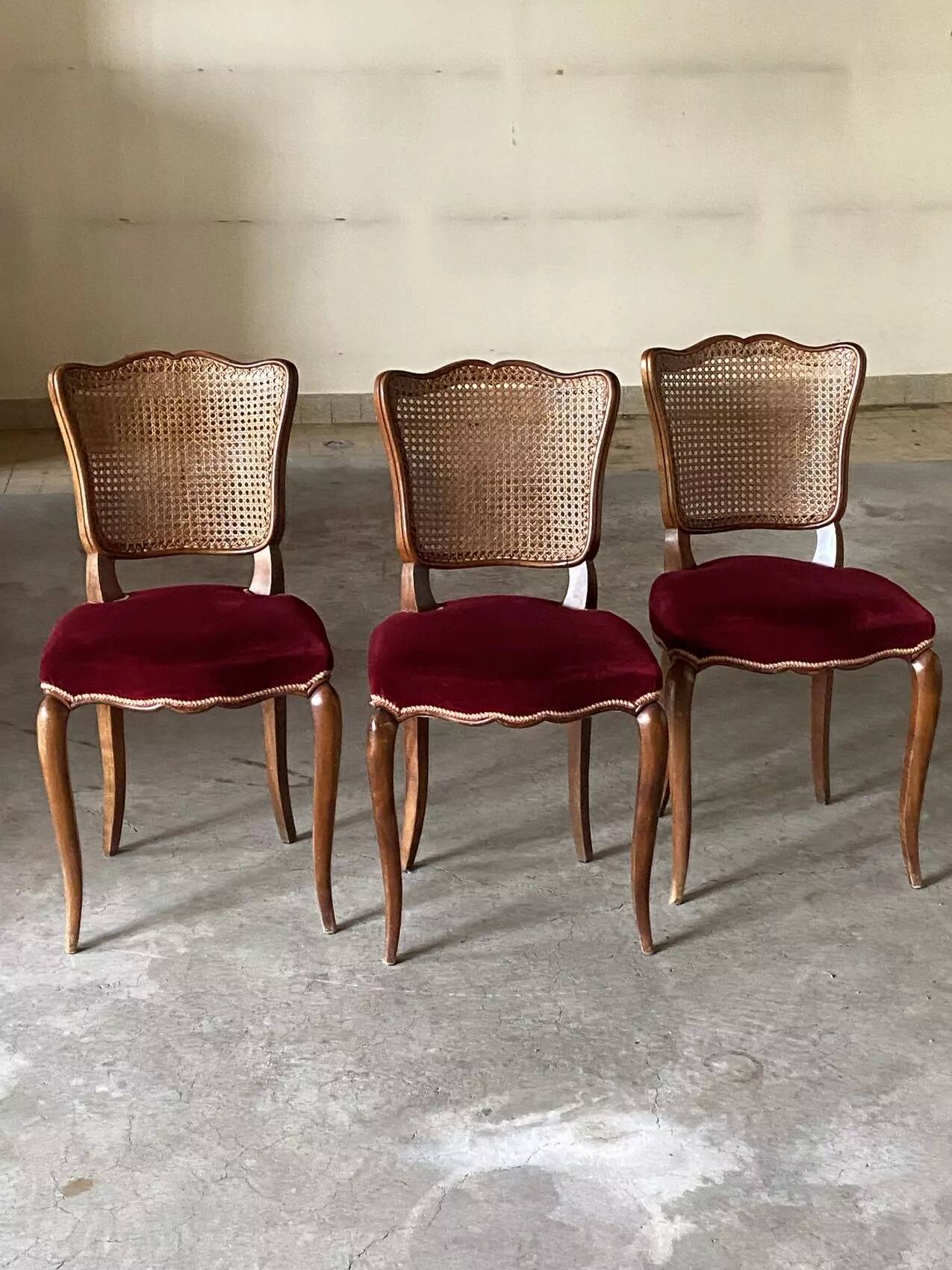 Set of 4 Louis XV style chairs in cherry wood – canework and burgundy velvet