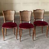 Série de 4 chaises style Louis XV en merisier – cannage et velours bordeaux