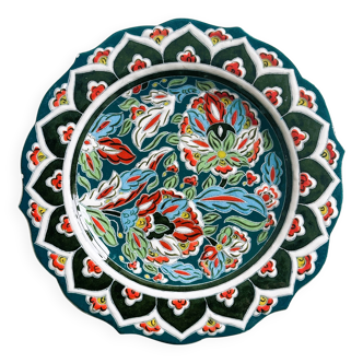 Assiette en céramique émaillée
