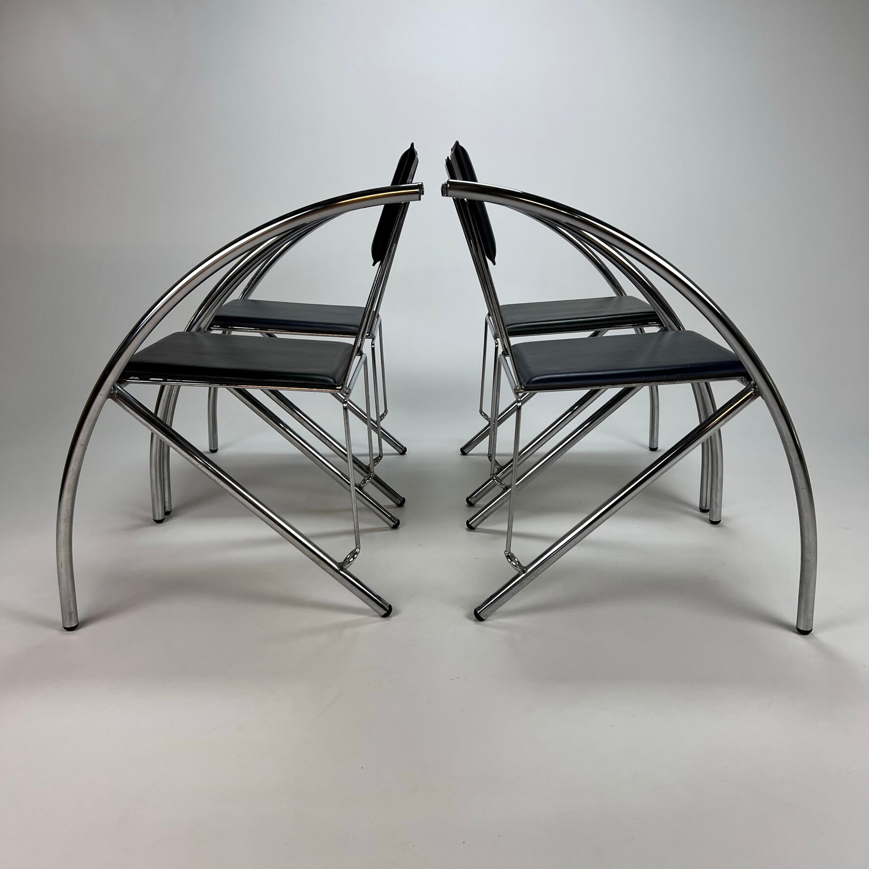 Set of 4 Postmodern Black and Blue and chrome tubular chairs, 1980s