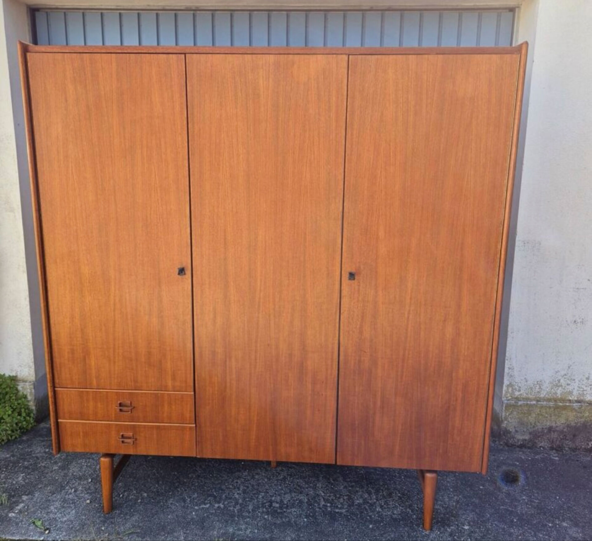 Beautiful Vintage Scandinavian Cabinet – 1970s – Teak