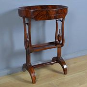Table vide-poche en ronce d’acajou, époque Empire – début XIXe