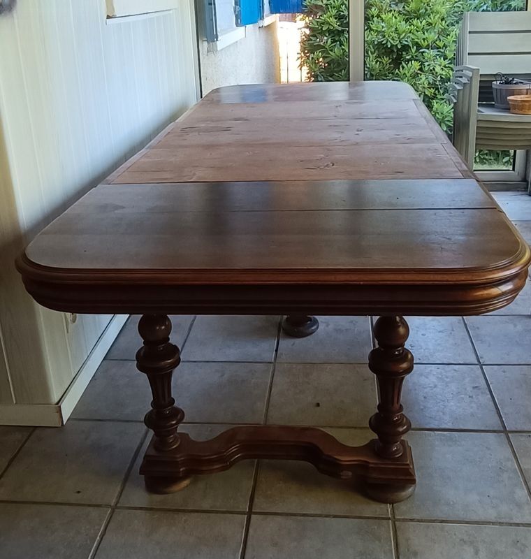 Antique solid wood dining table + 3 extensions