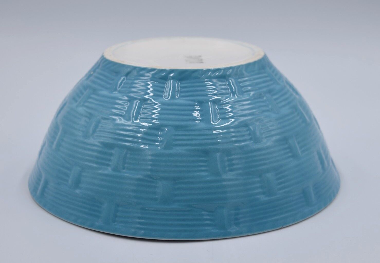 Salad bowl in earthenware Digoin Sarreguemines trompe l'oeil basket in blue