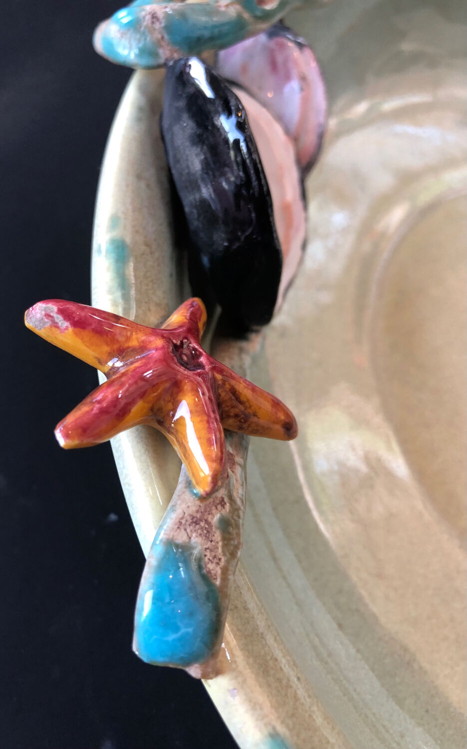 Paris ceramic dish with slip decoration, by Suzy Coste