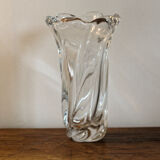 Vase en cristal torsadé signé