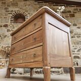 Antique chest of drawers