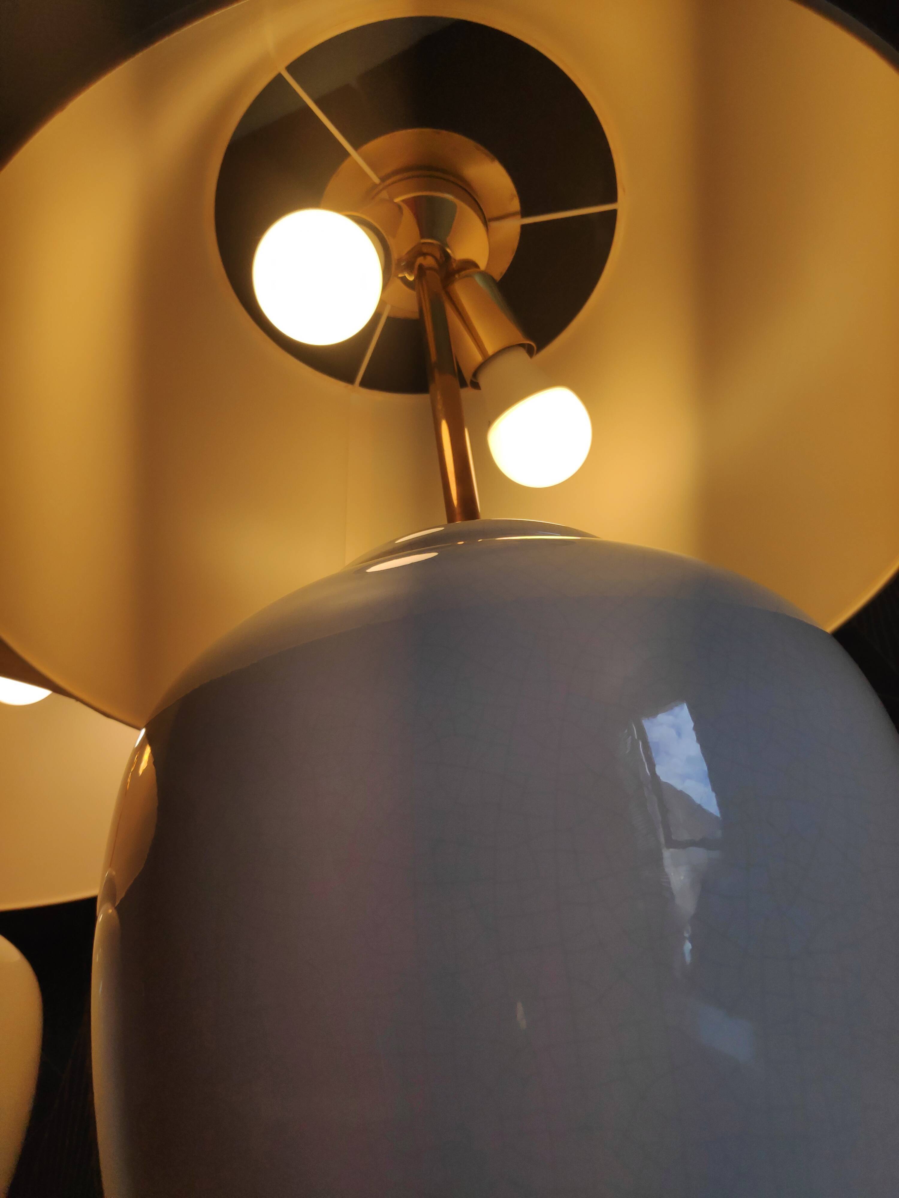 Lamps 2 white cracked ceramic foot fires