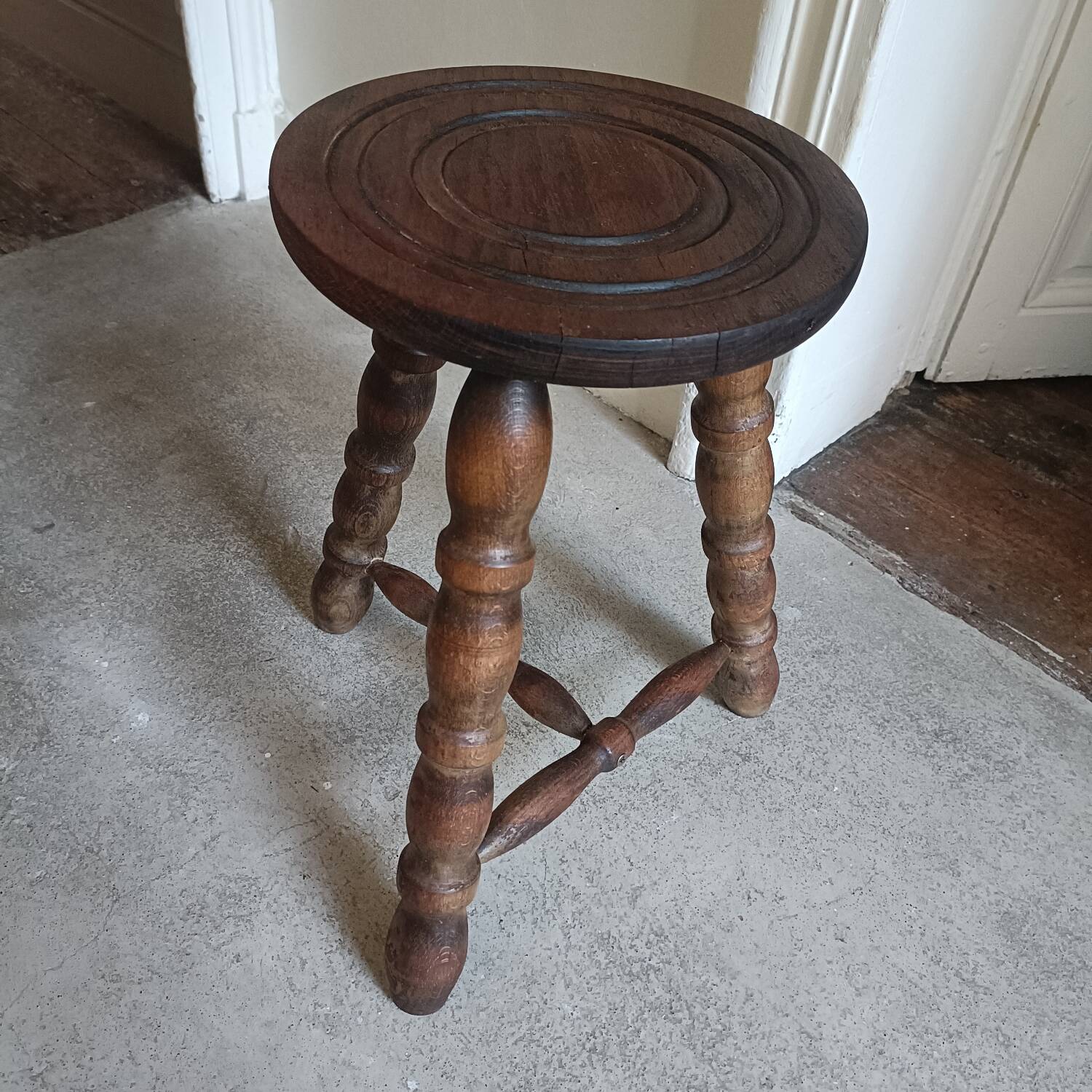 Tripod stool