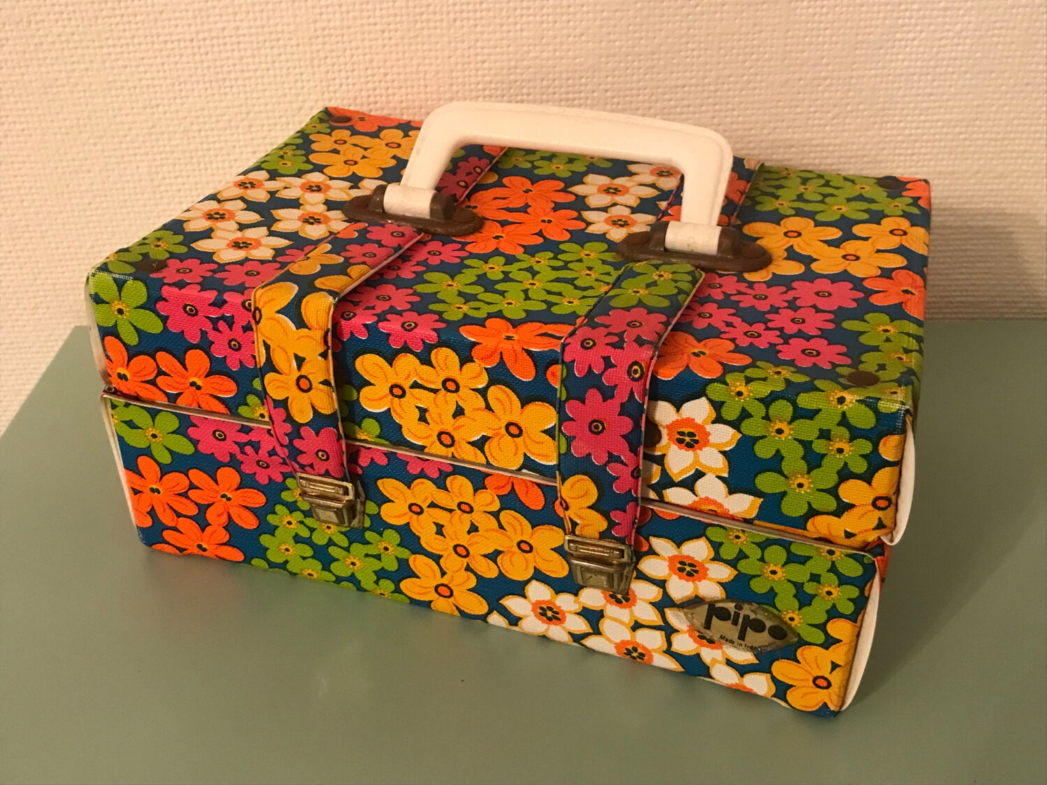 Suitcase sewing sewing box learning vintage flower