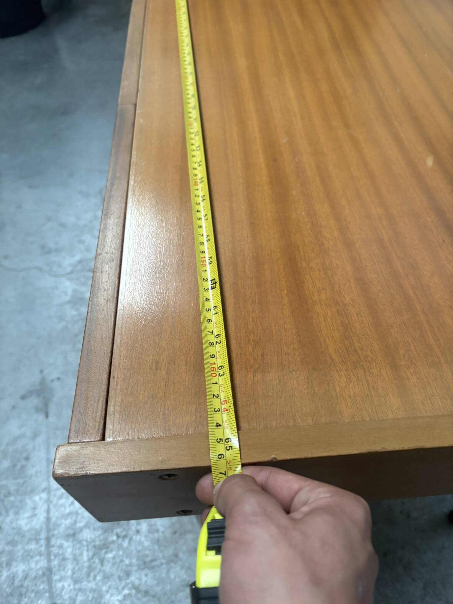 Bureau Scandinave midcentury à caisson et finition acajou