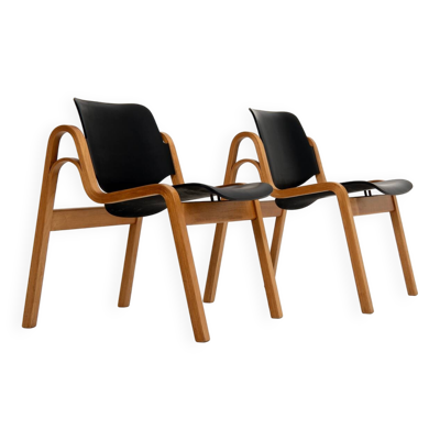 Une paire de chaises ''Wilhelmina'' - Ilmari Tapiovaara