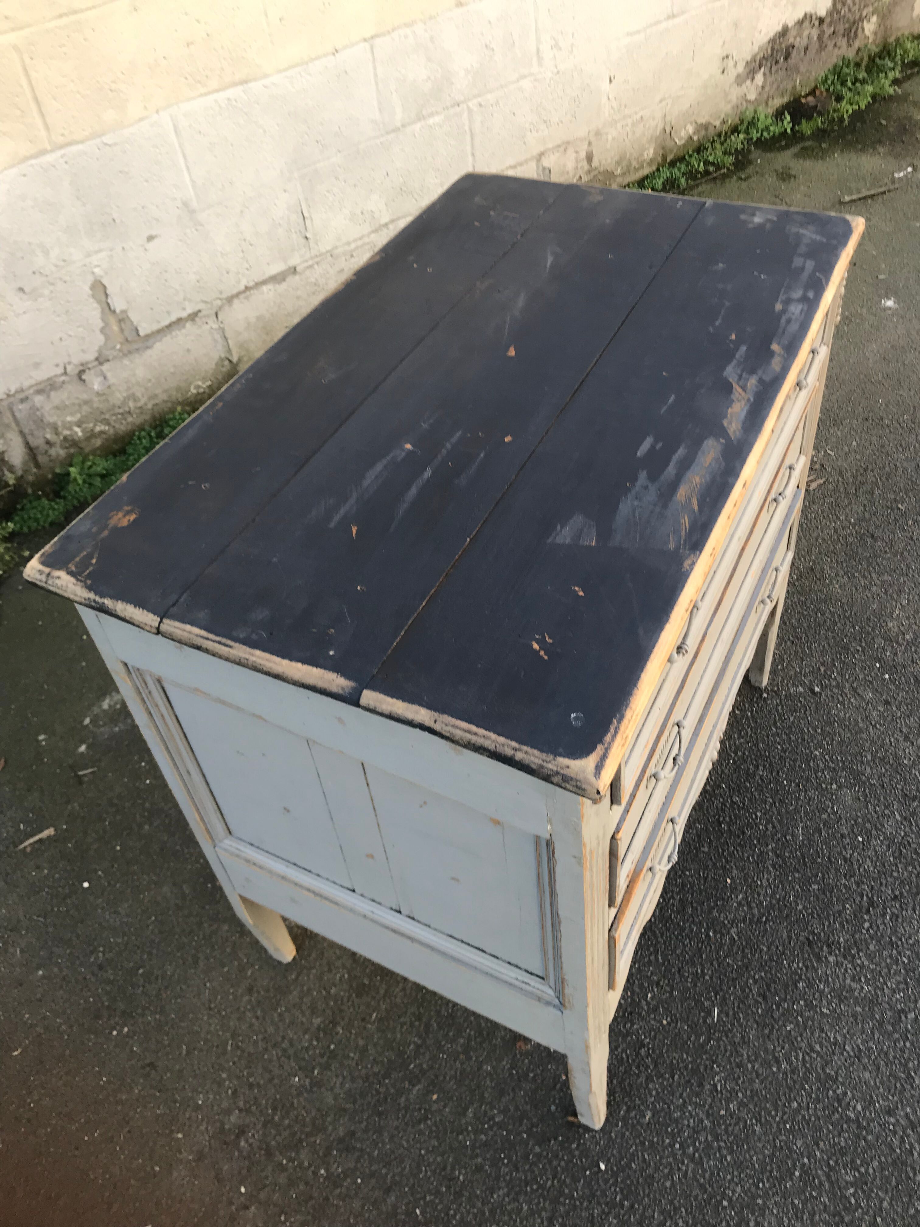 Ancienne commode noir et grise