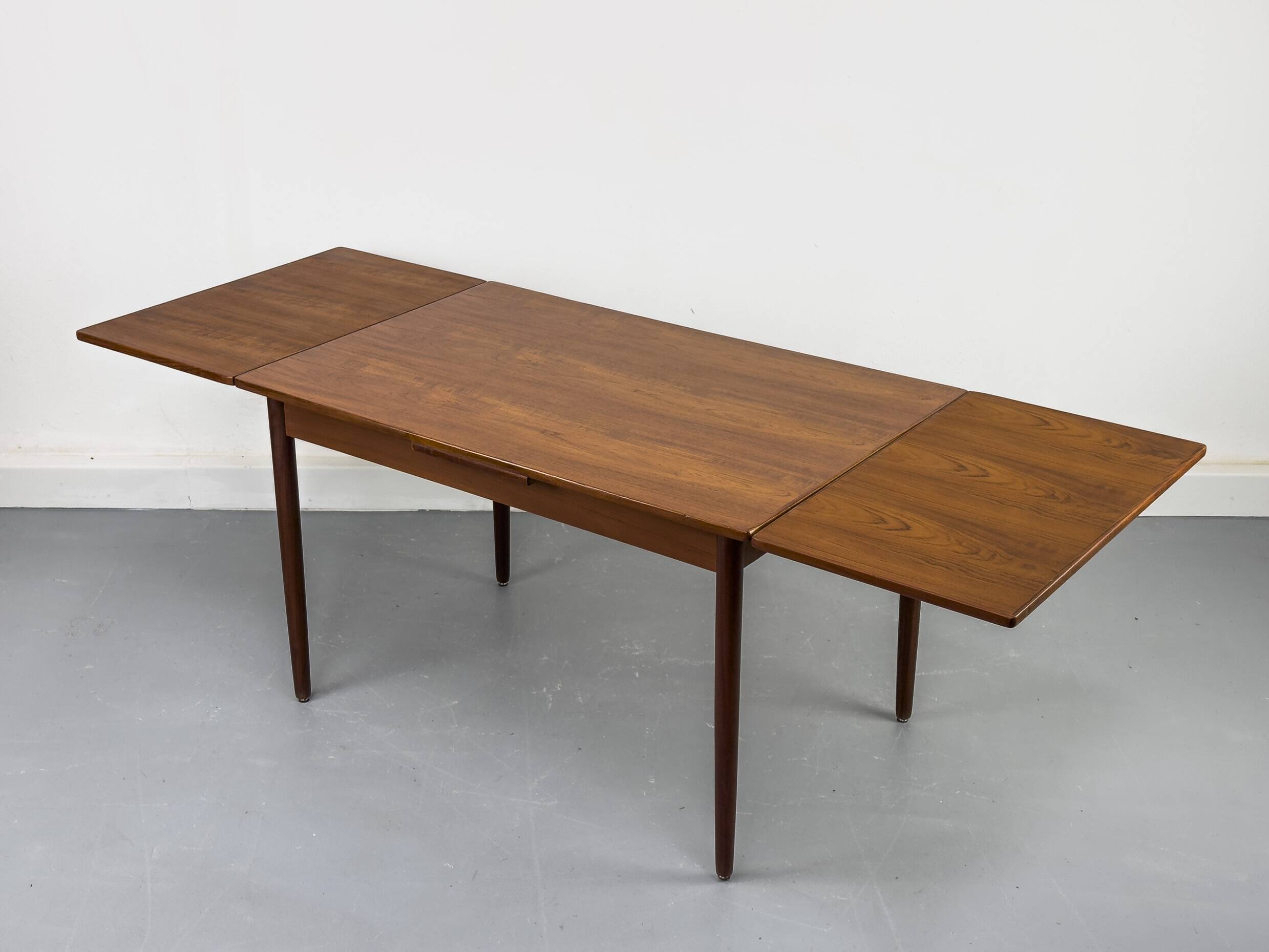 Table danoise extensible en teck, 1960