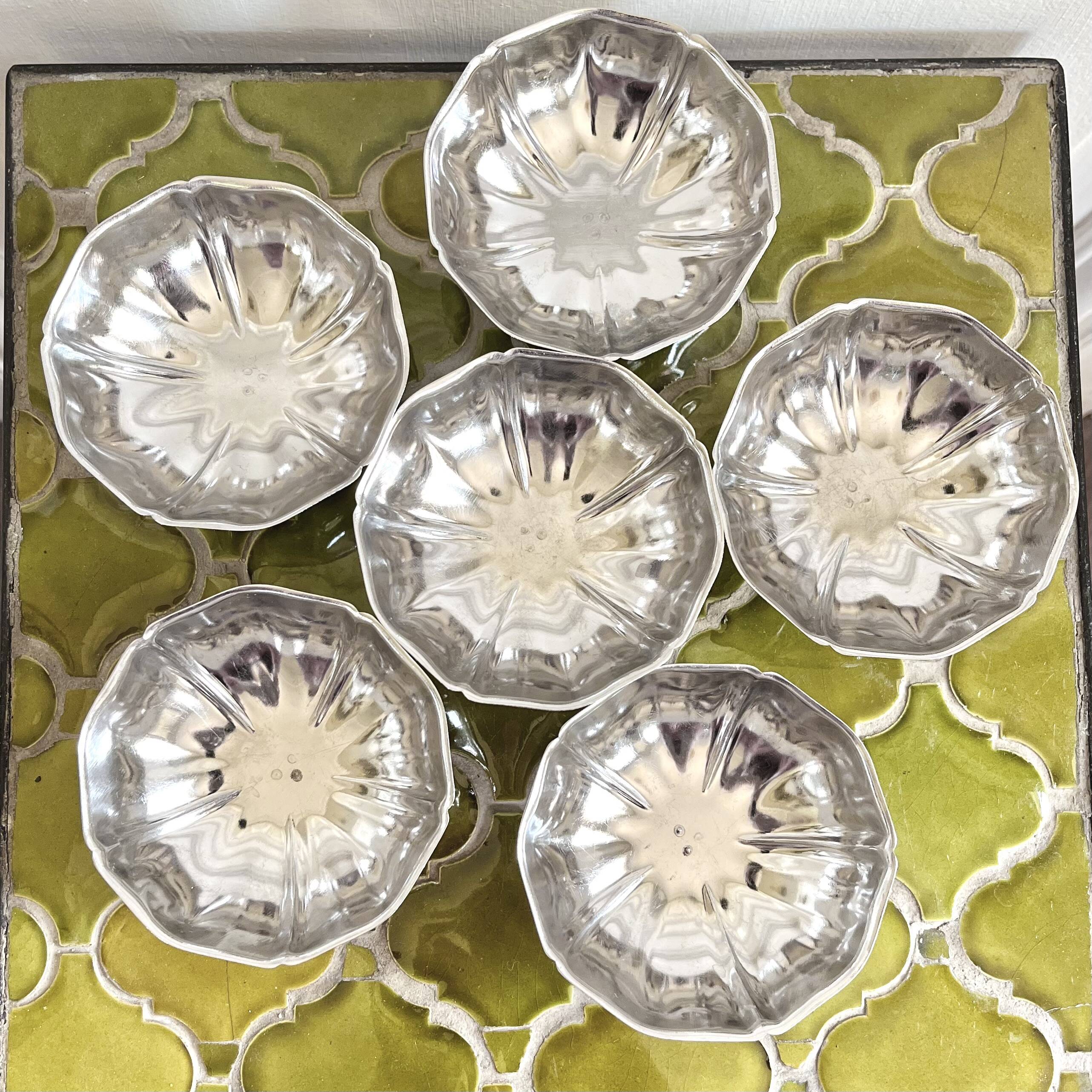 6 stainless steel bowls 1970