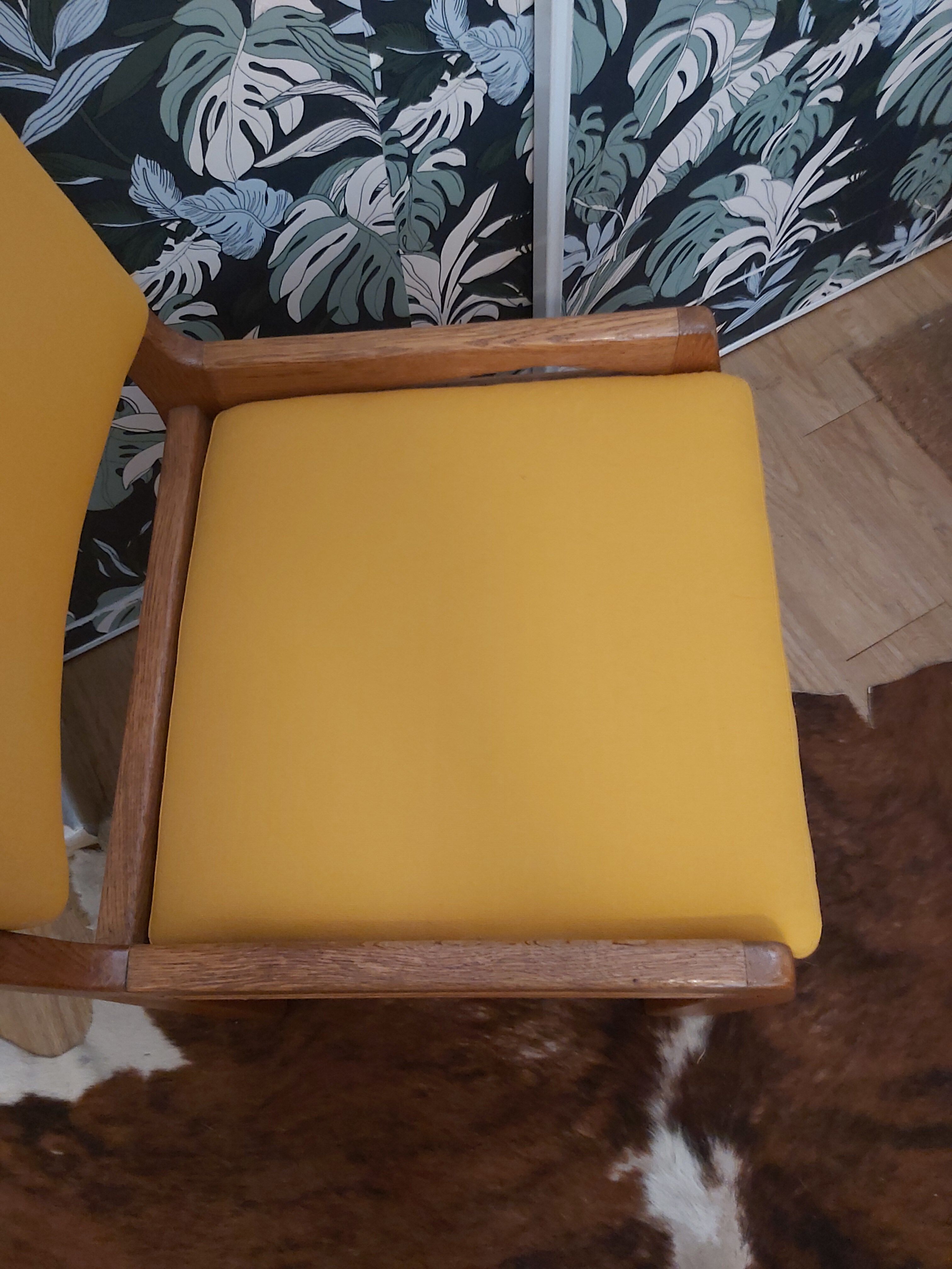 Chair in elm and fabric, 50