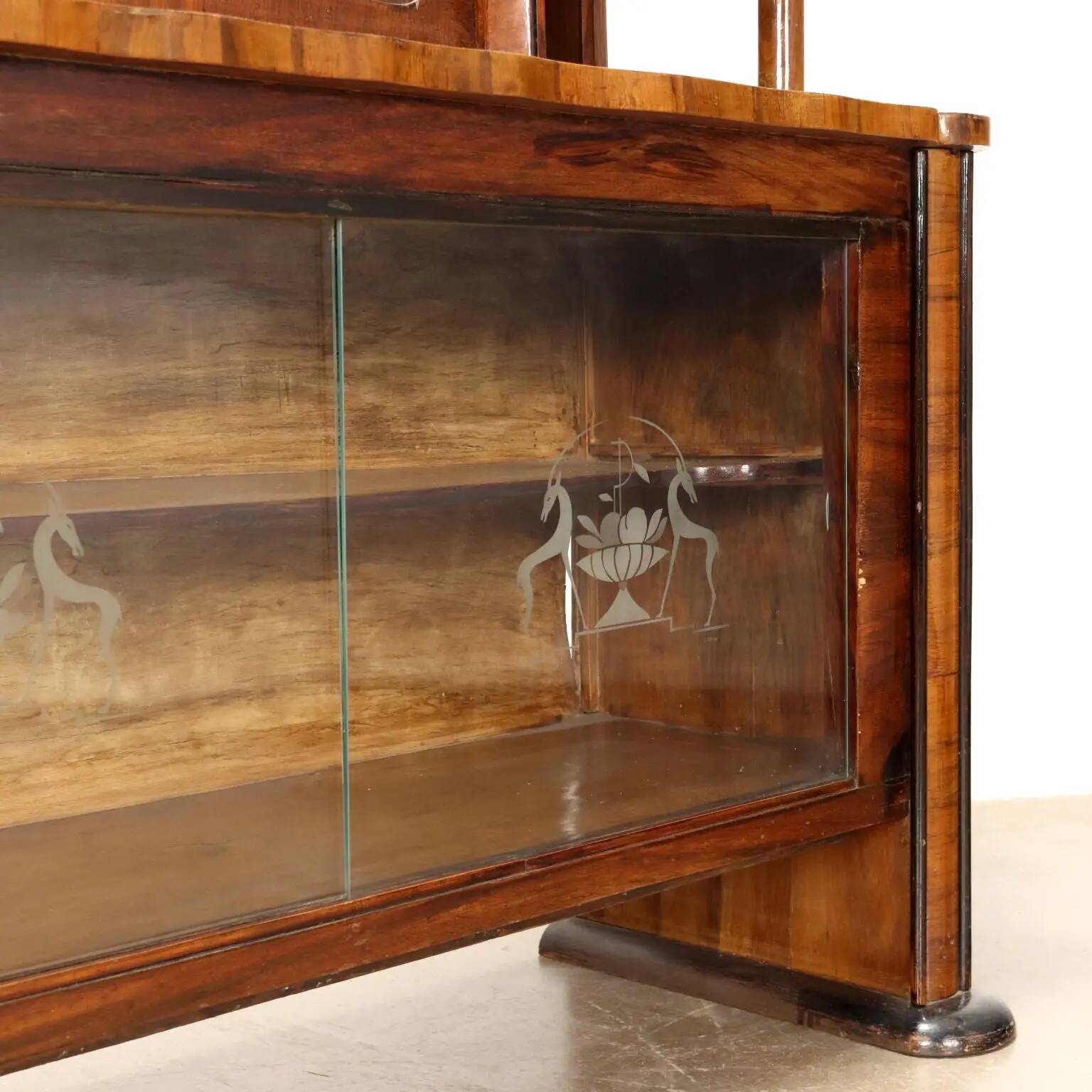 Vintage display cabinet from the 1920s-30s in walnut, Italy.
