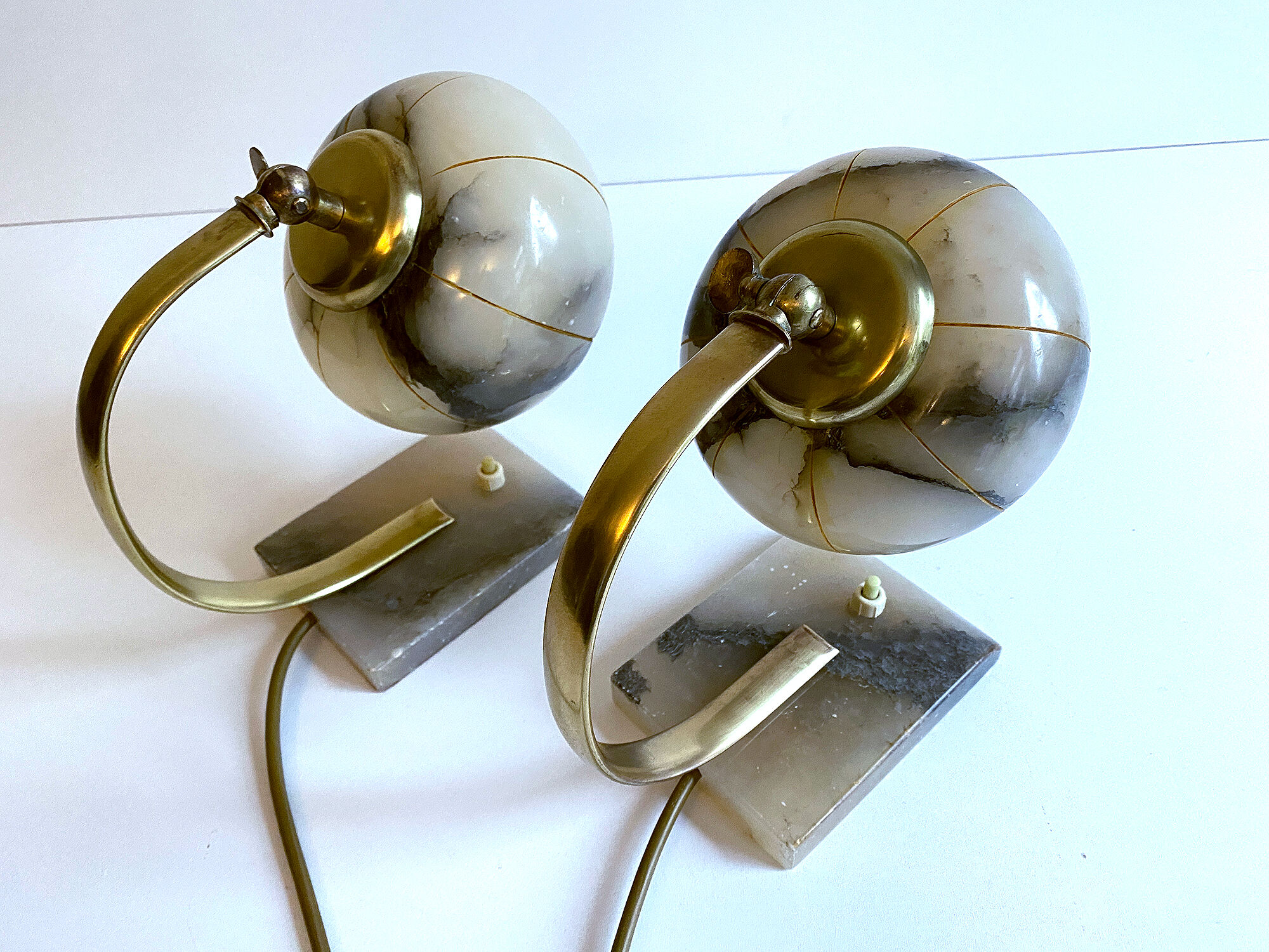 Pair of vintage art deco lamps, albatre marble brass, 30 years