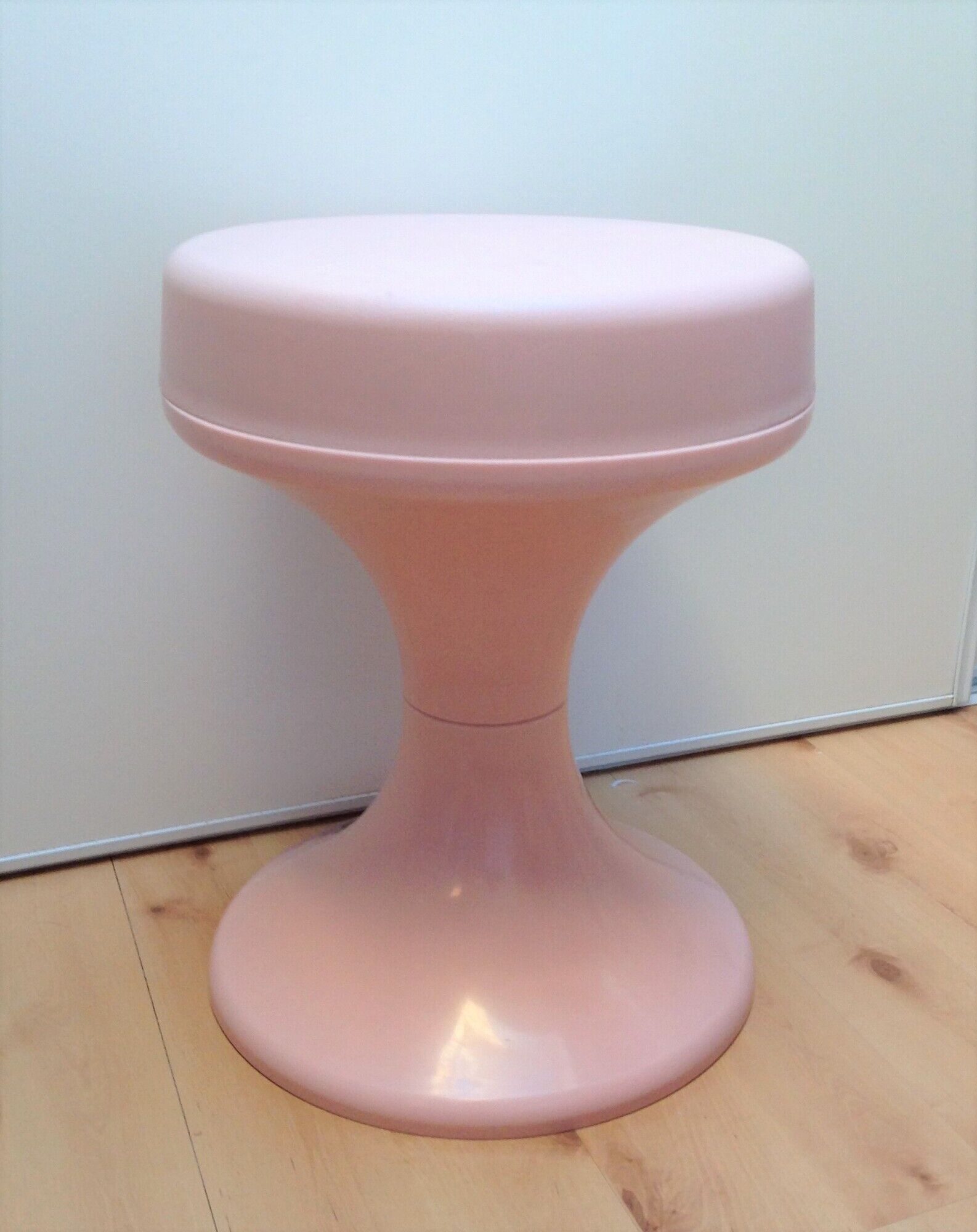 Powder pink / vintage 60s-70s tam tam stool