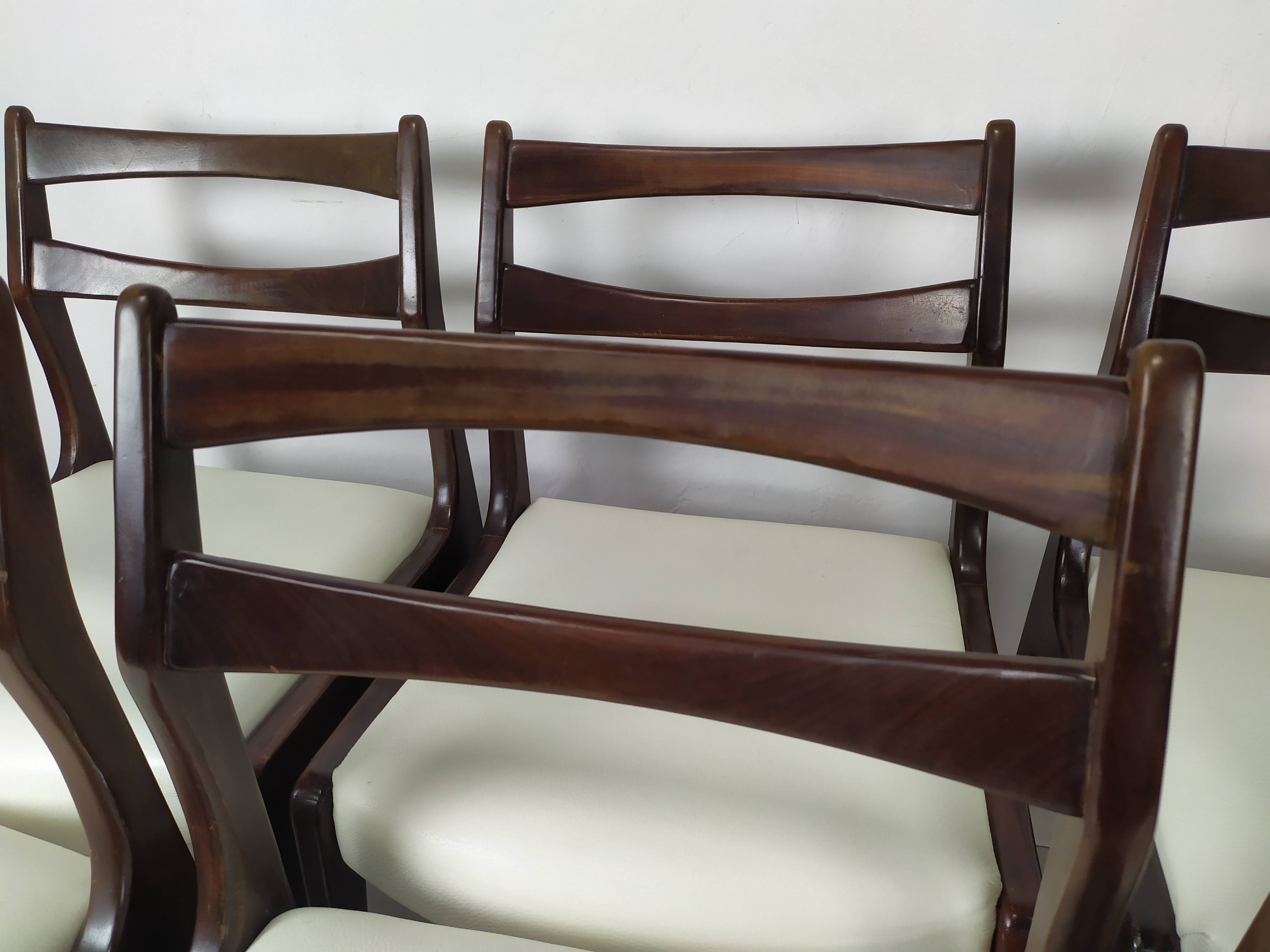 6 white leather Scandinavian chairs