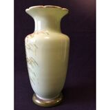 Vase balustre en opaline Louis Philippe florale XIXe