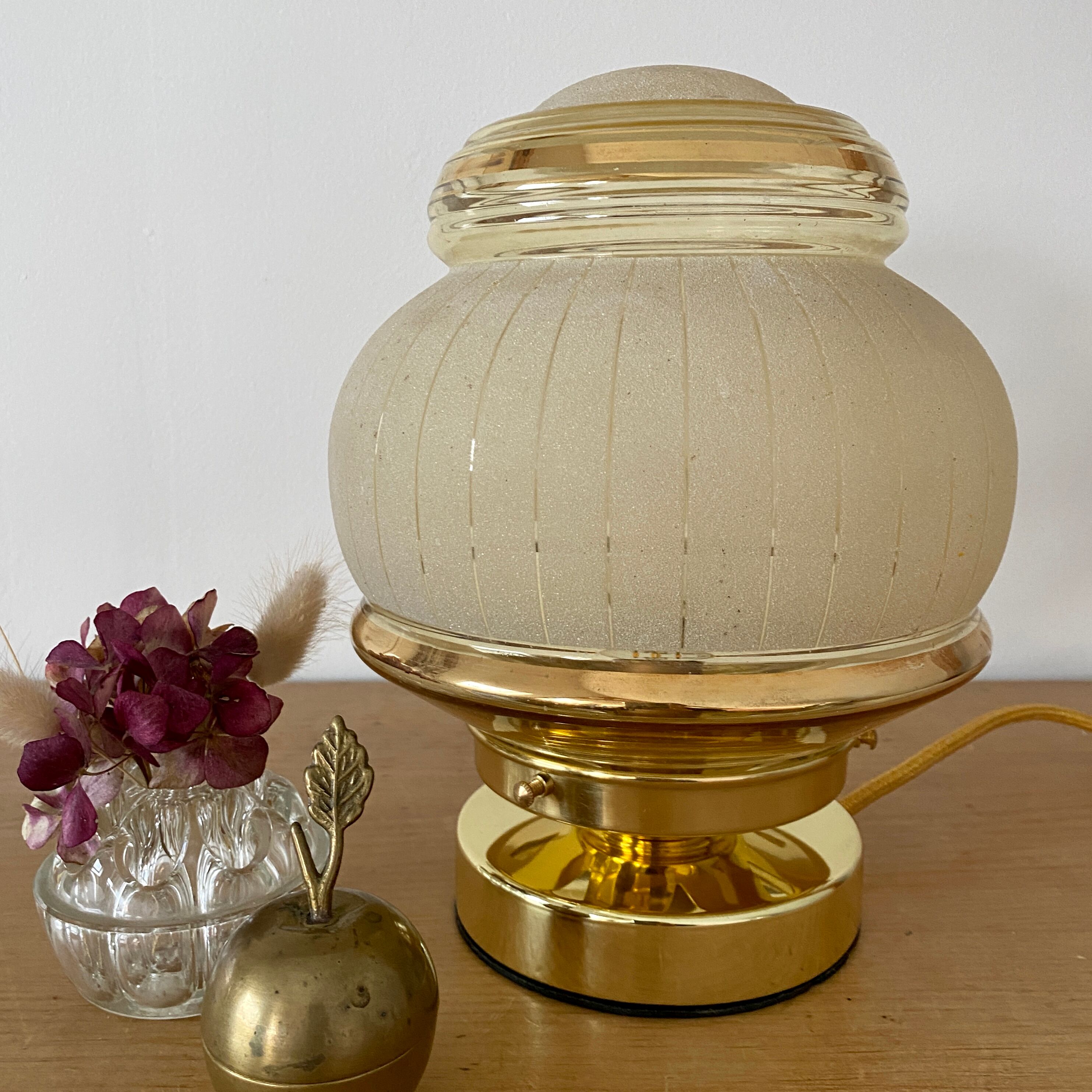 Vintage art deco globe table lamp