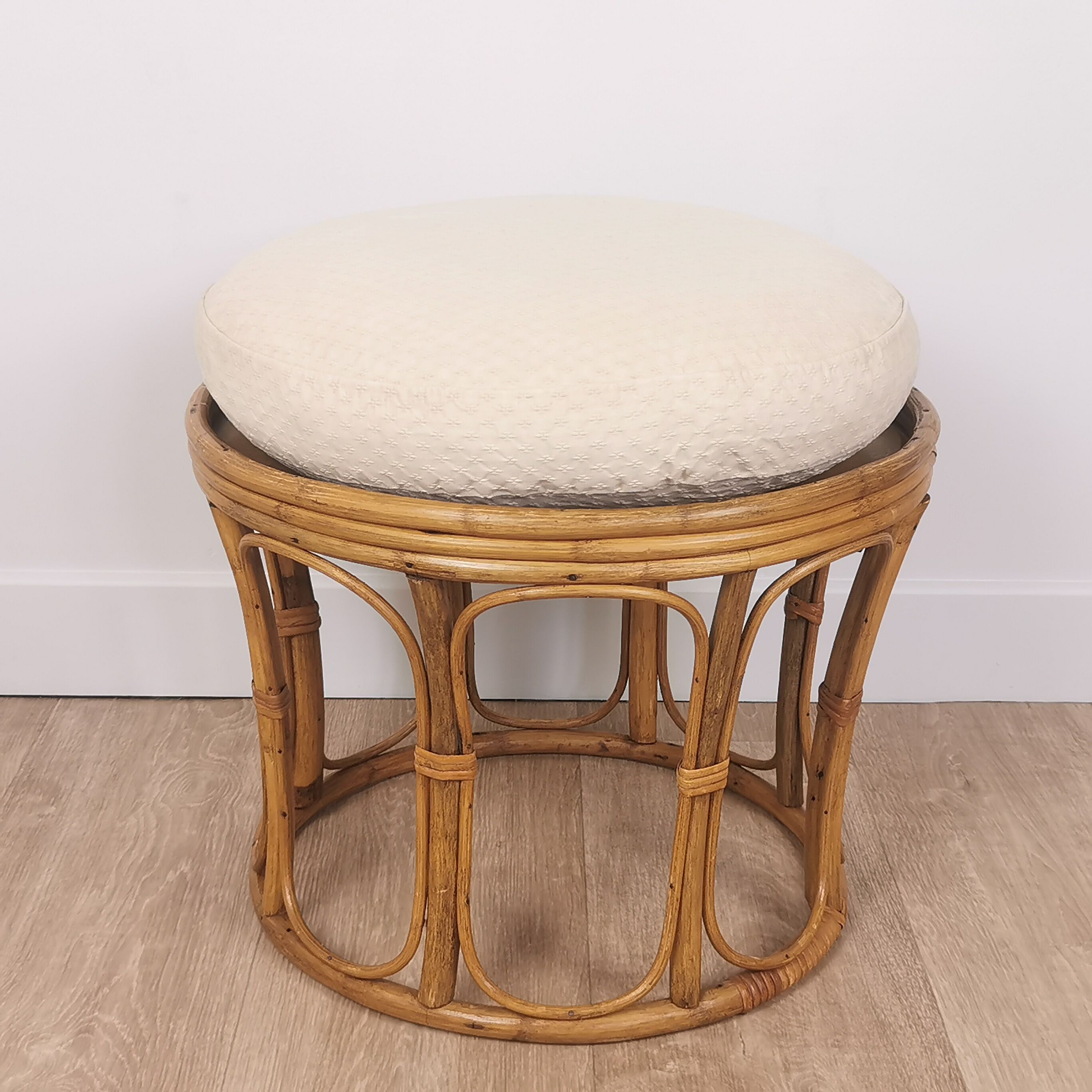 Rattan pouf