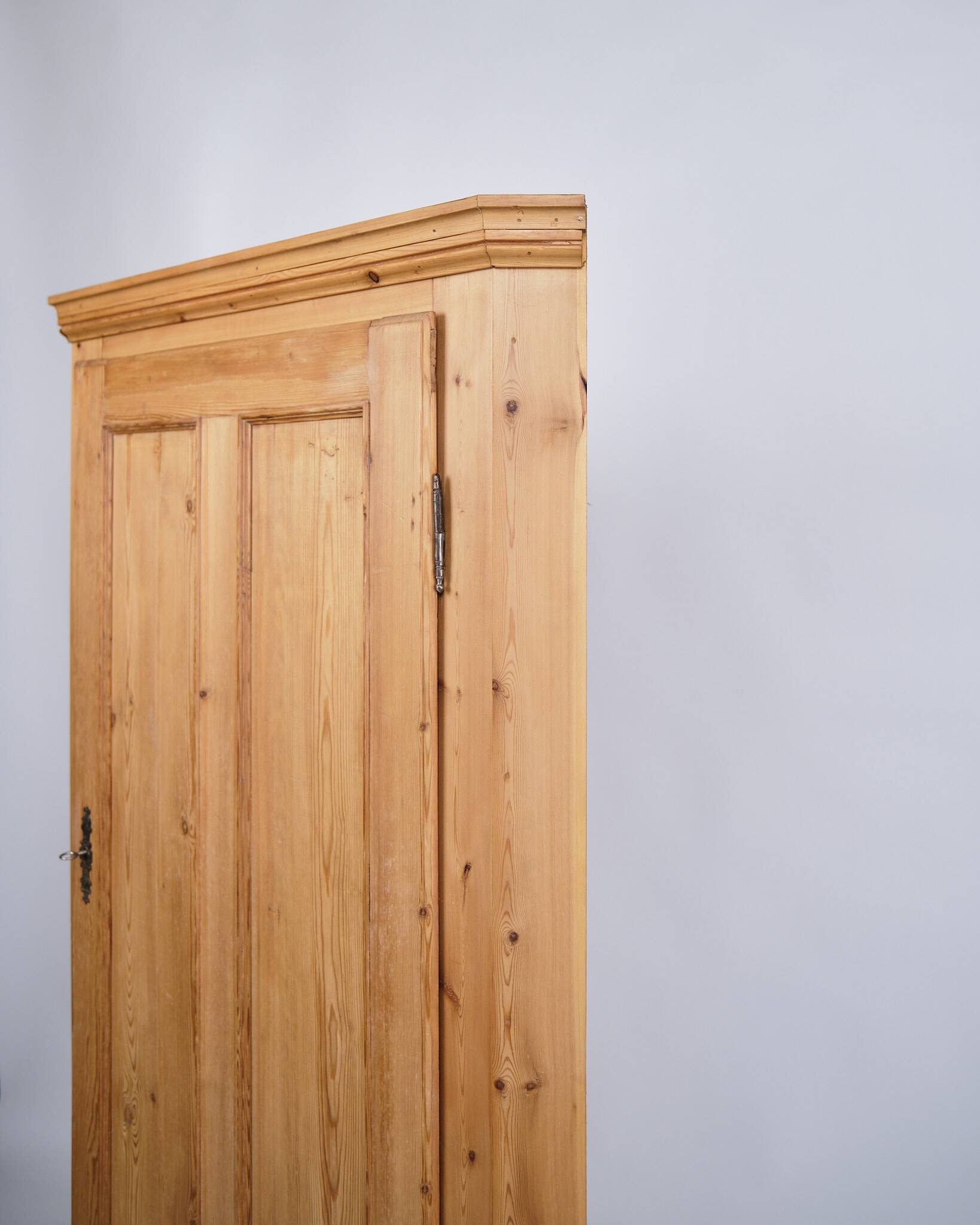 Antique corner cabinet - solid pine - brass fittings - 1920s
