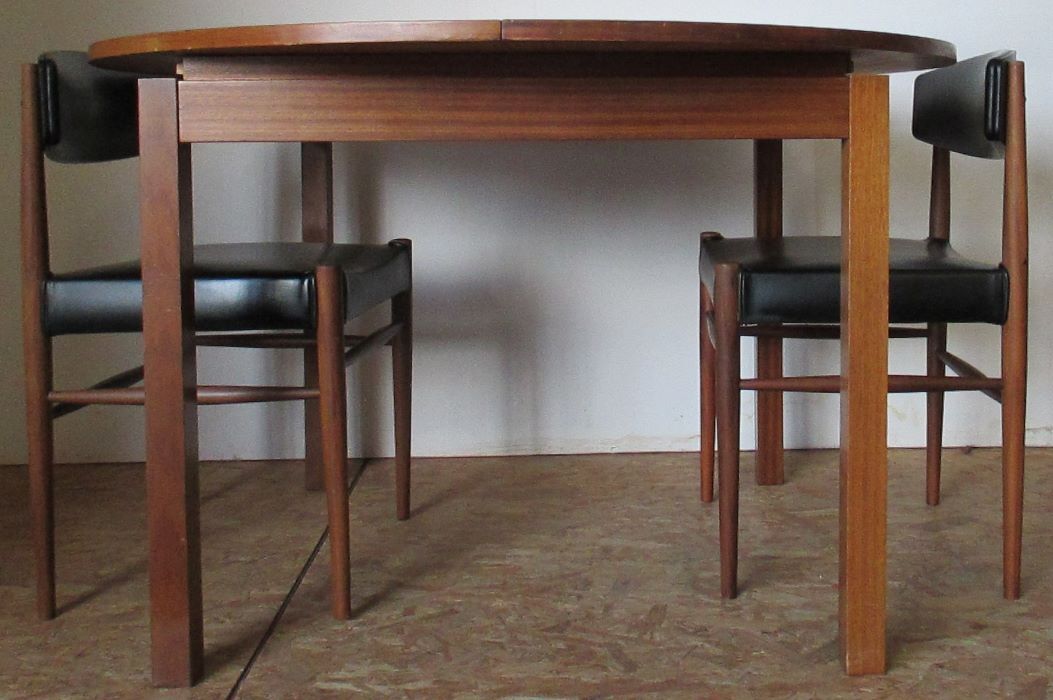 Mr. Gascoin's alvéole, round table