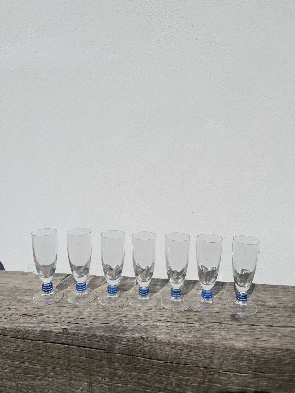 7 flûtes à champagne bleues, 1990
