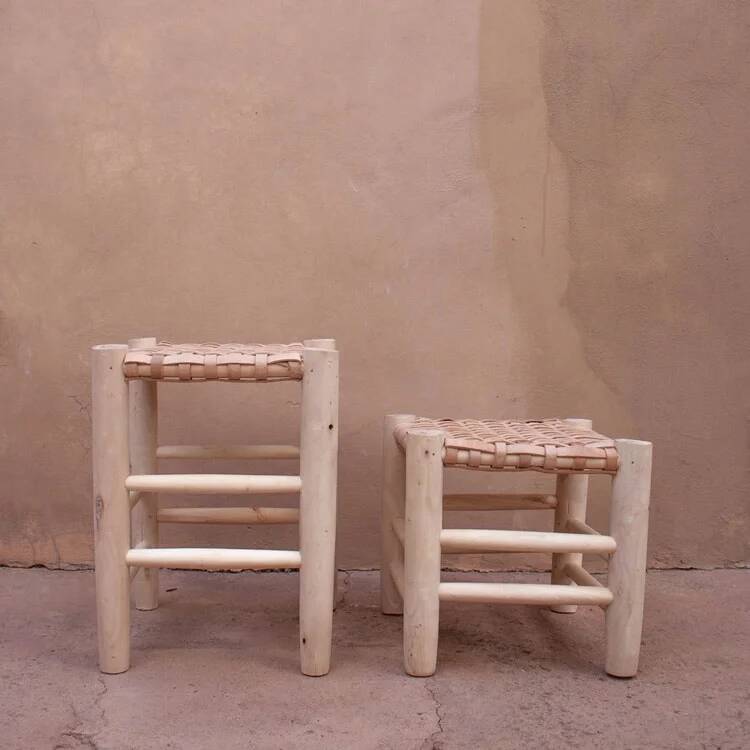 2 Tabouret en cuir et bois clair