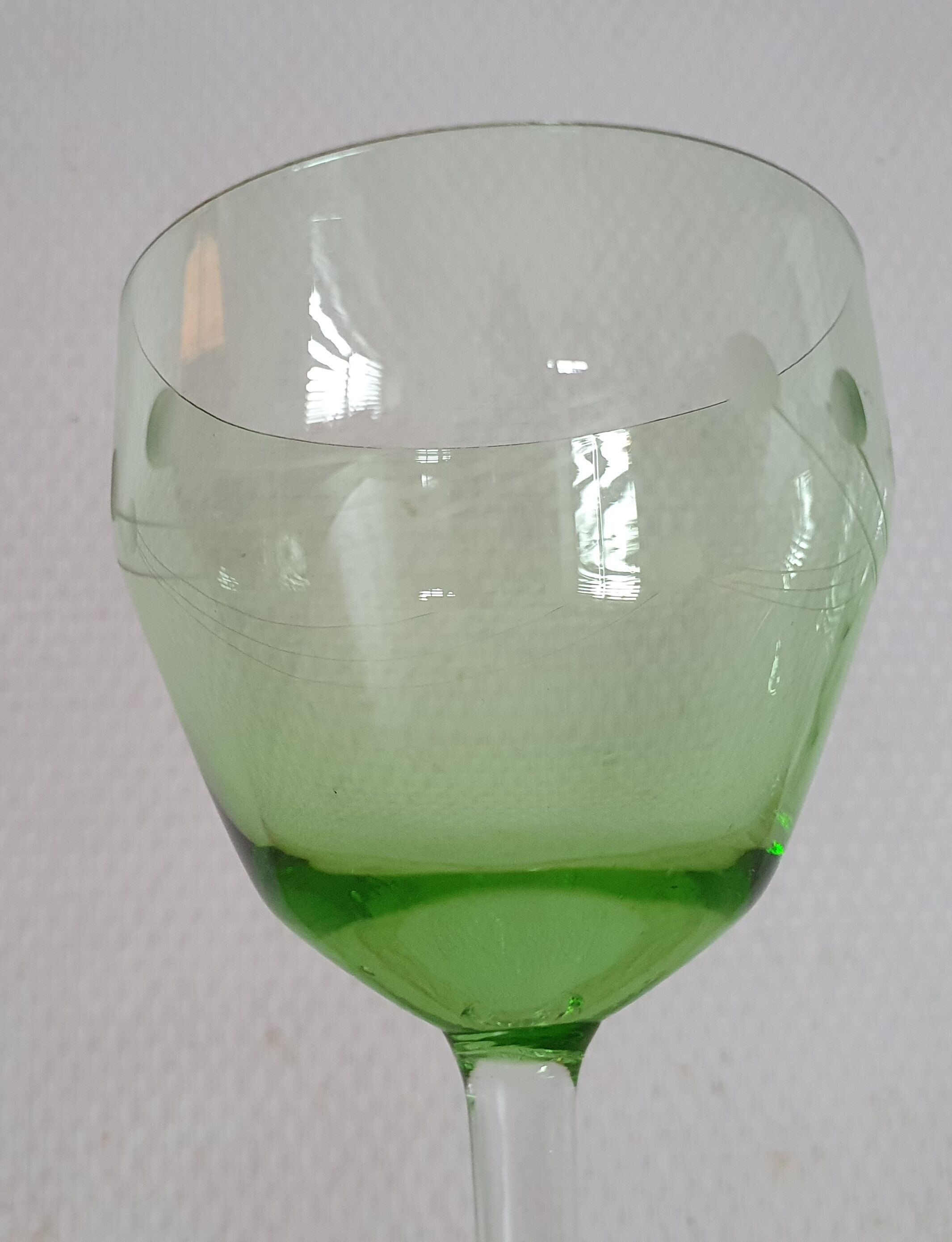 4 glasses of ouraline crystal wine