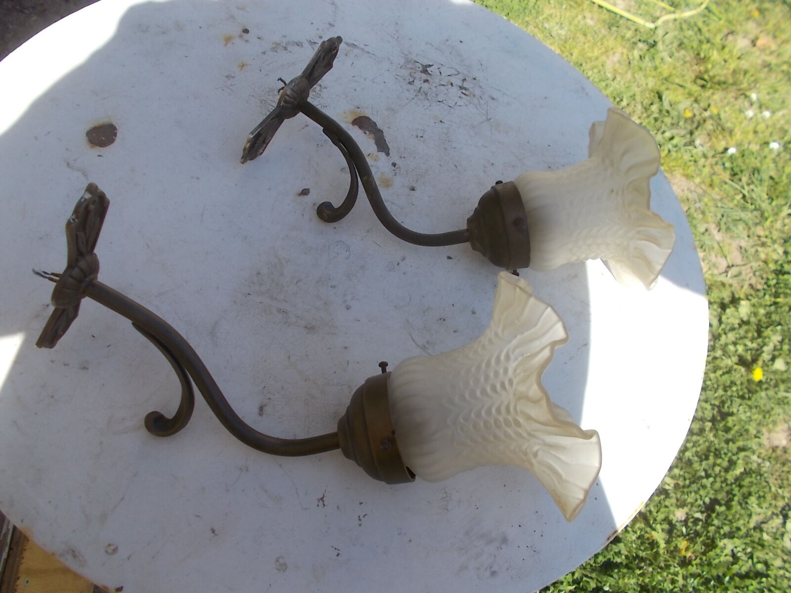 Pair of brass wall appliques, art deco tulips