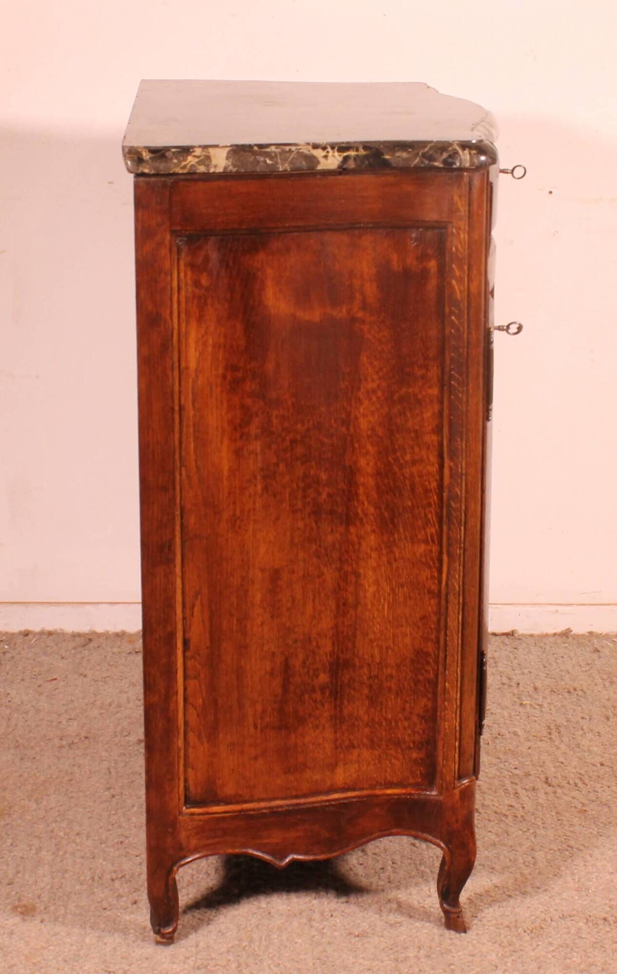 Superb Louis XV style buffet from the 18th century in oak.