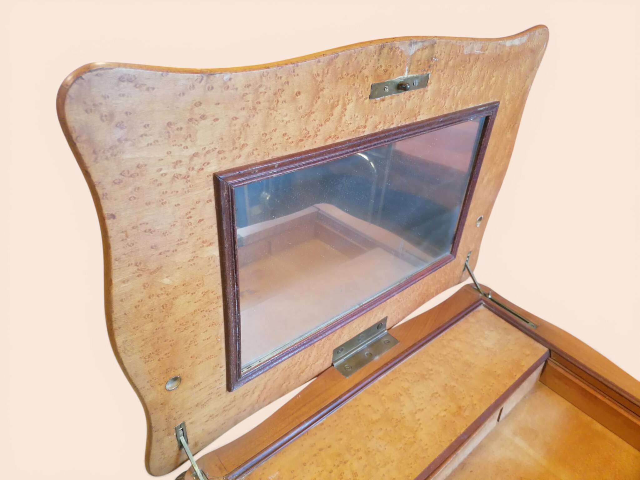 Coiffeuse en marqueterie de bois clairs - Style Louis XV