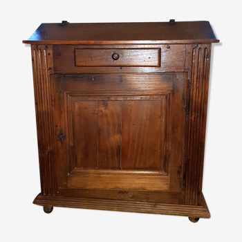 Office oratory (desk) in walnut and chestnut of the 19th century